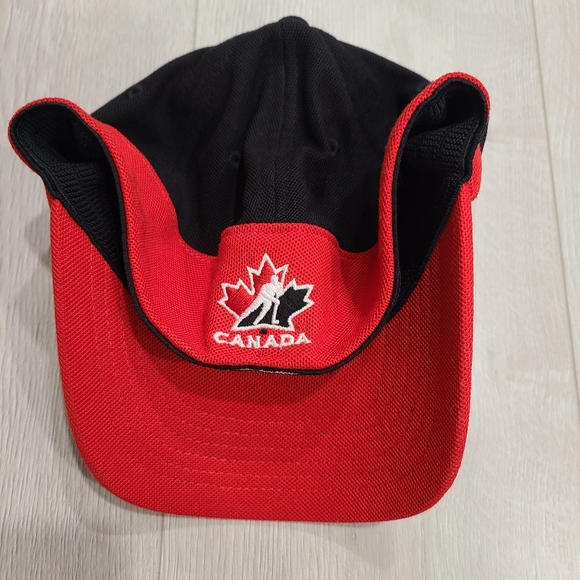 NIKE Team Canada Hockey Hat - Picture 2 of 7
